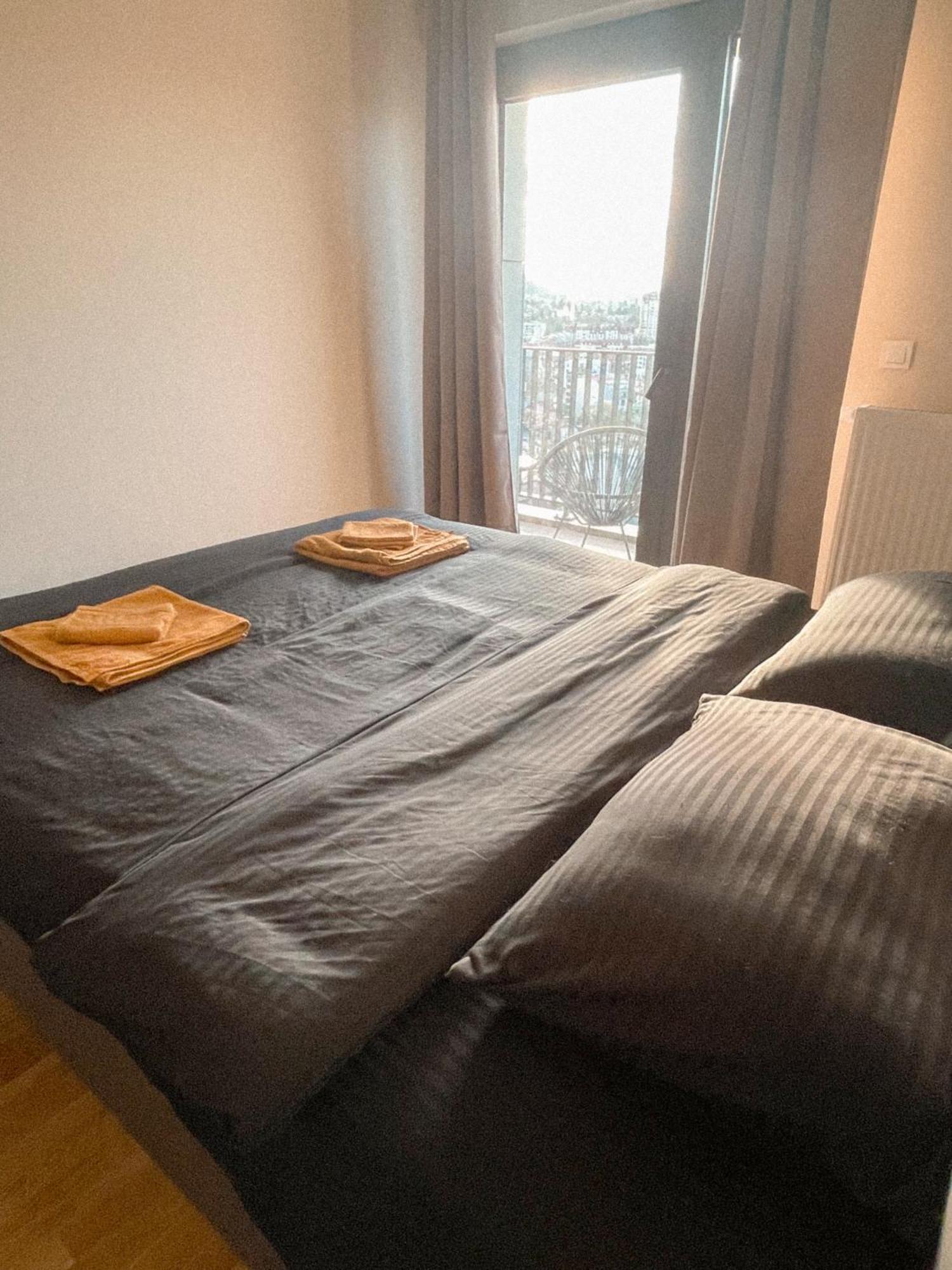 180° View Apartment In Diamond Building Skopje Extérieur photo