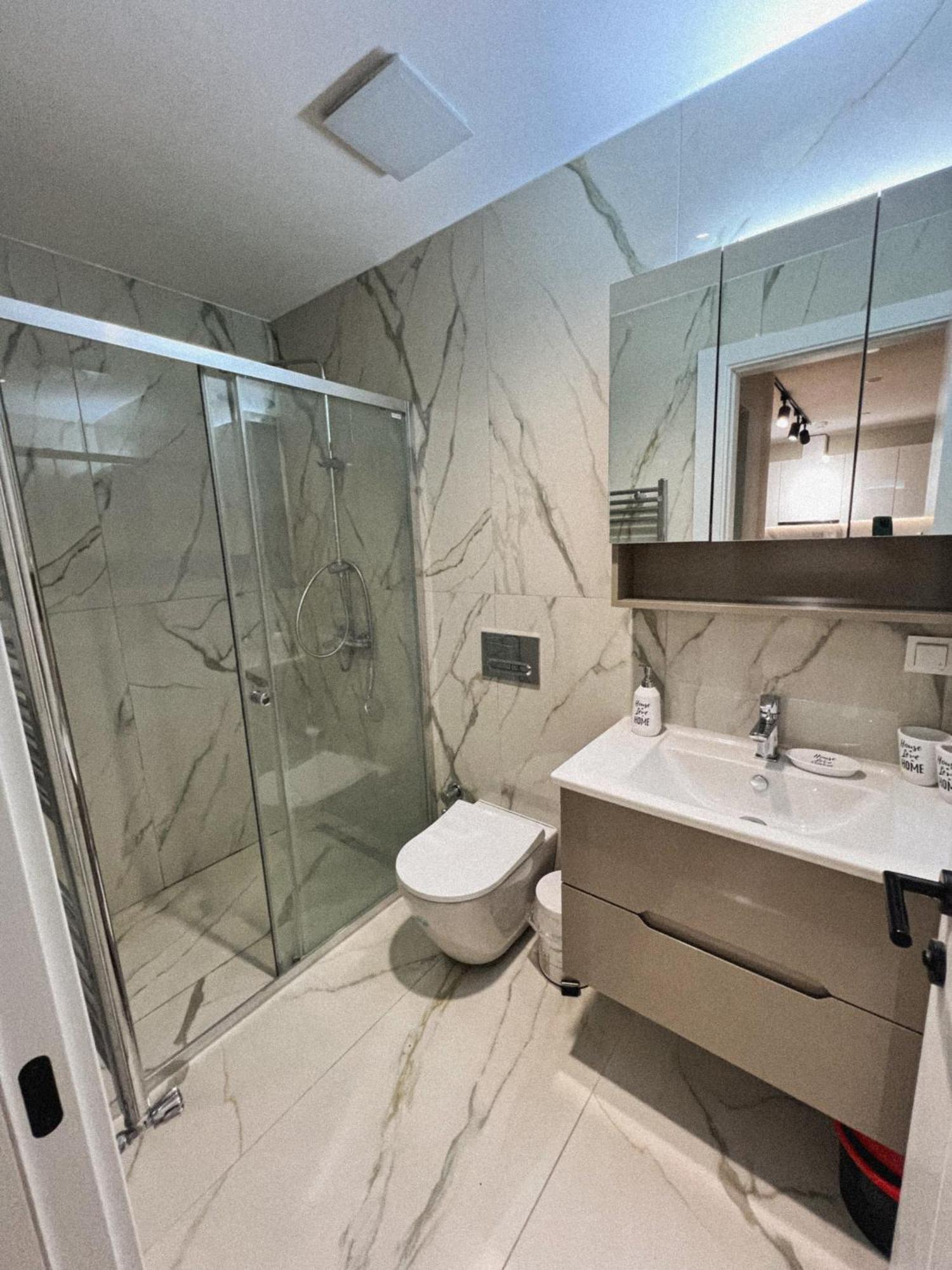 180° View Apartment In Diamond Building Skopje Extérieur photo
