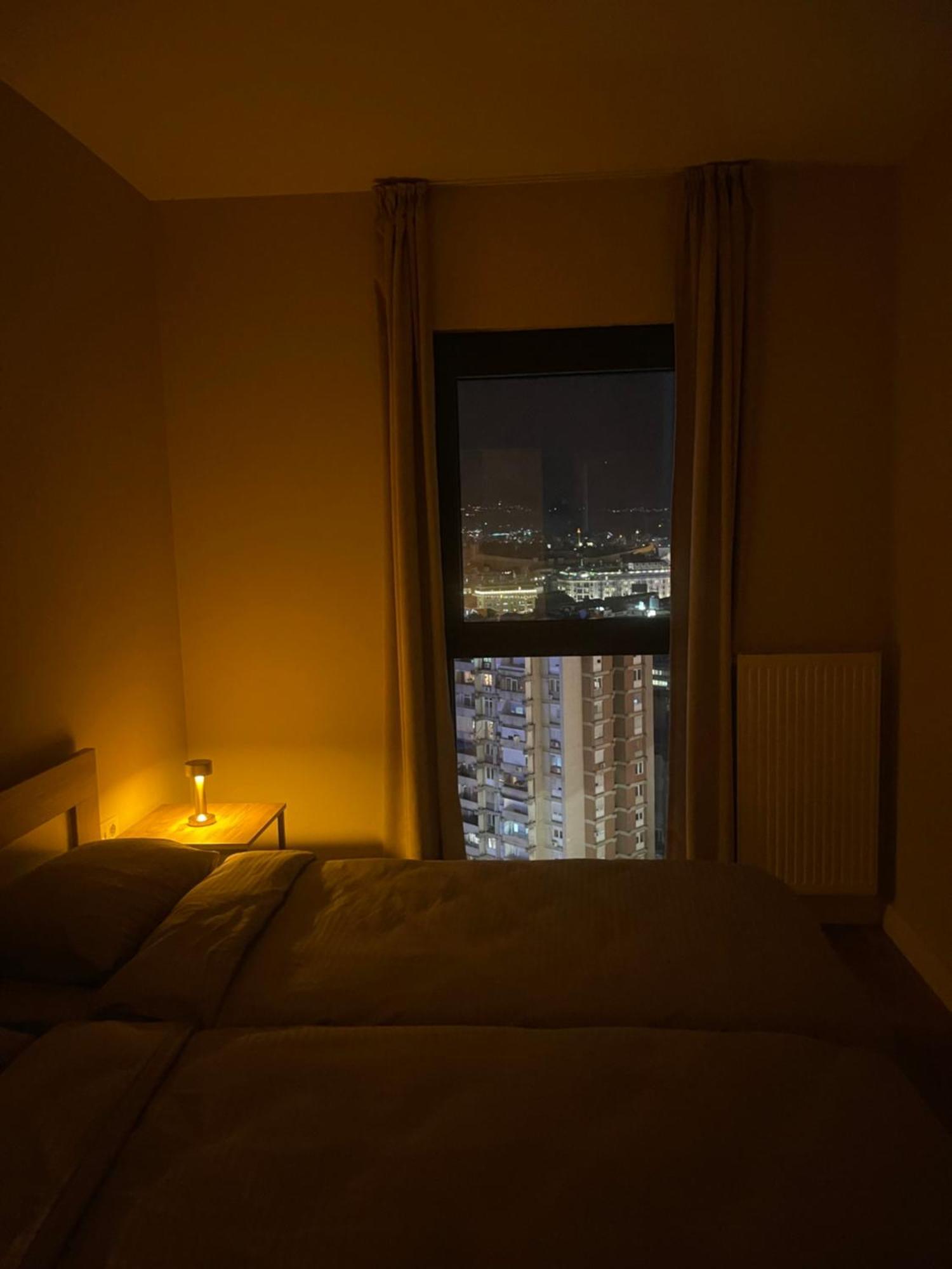 180° View Apartment In Diamond Building Skopje Extérieur photo