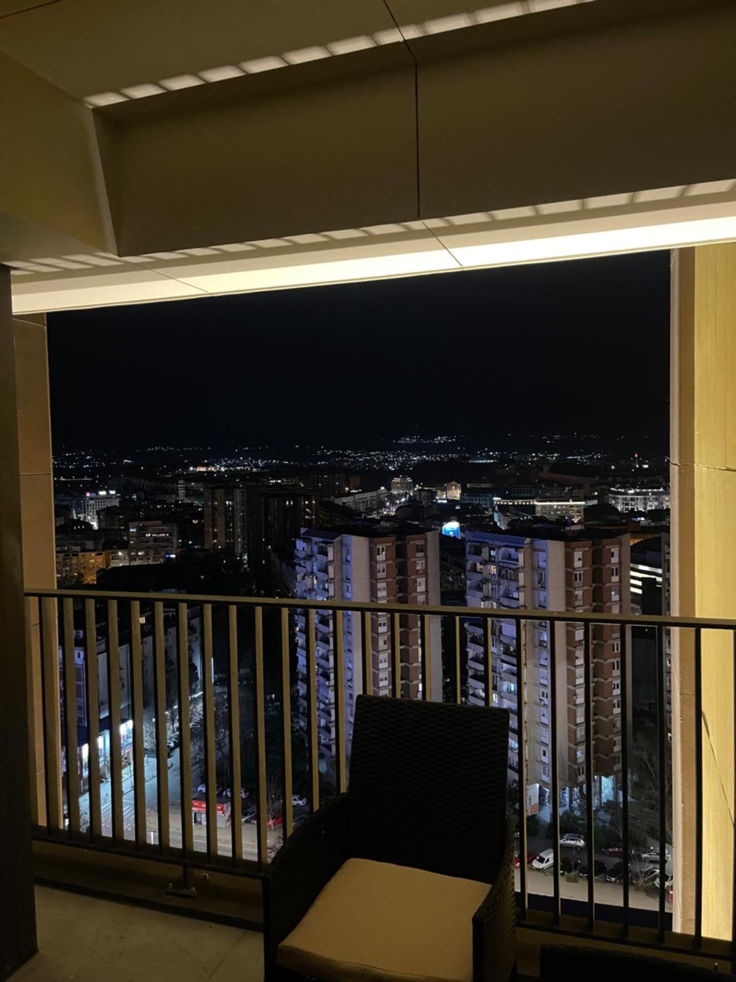 180° View Apartment In Diamond Building Skopje Extérieur photo