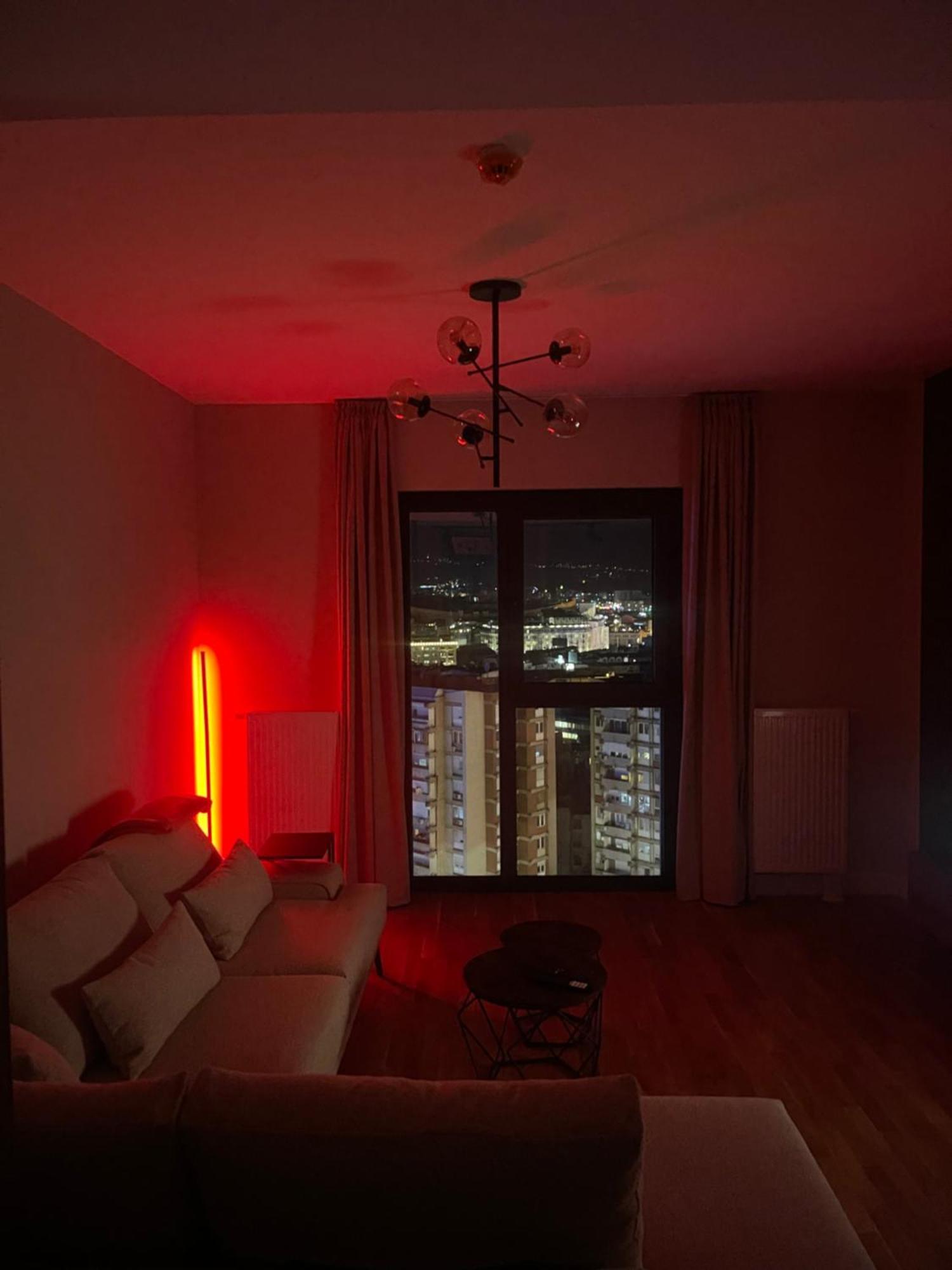180° View Apartment In Diamond Building Skopje Extérieur photo