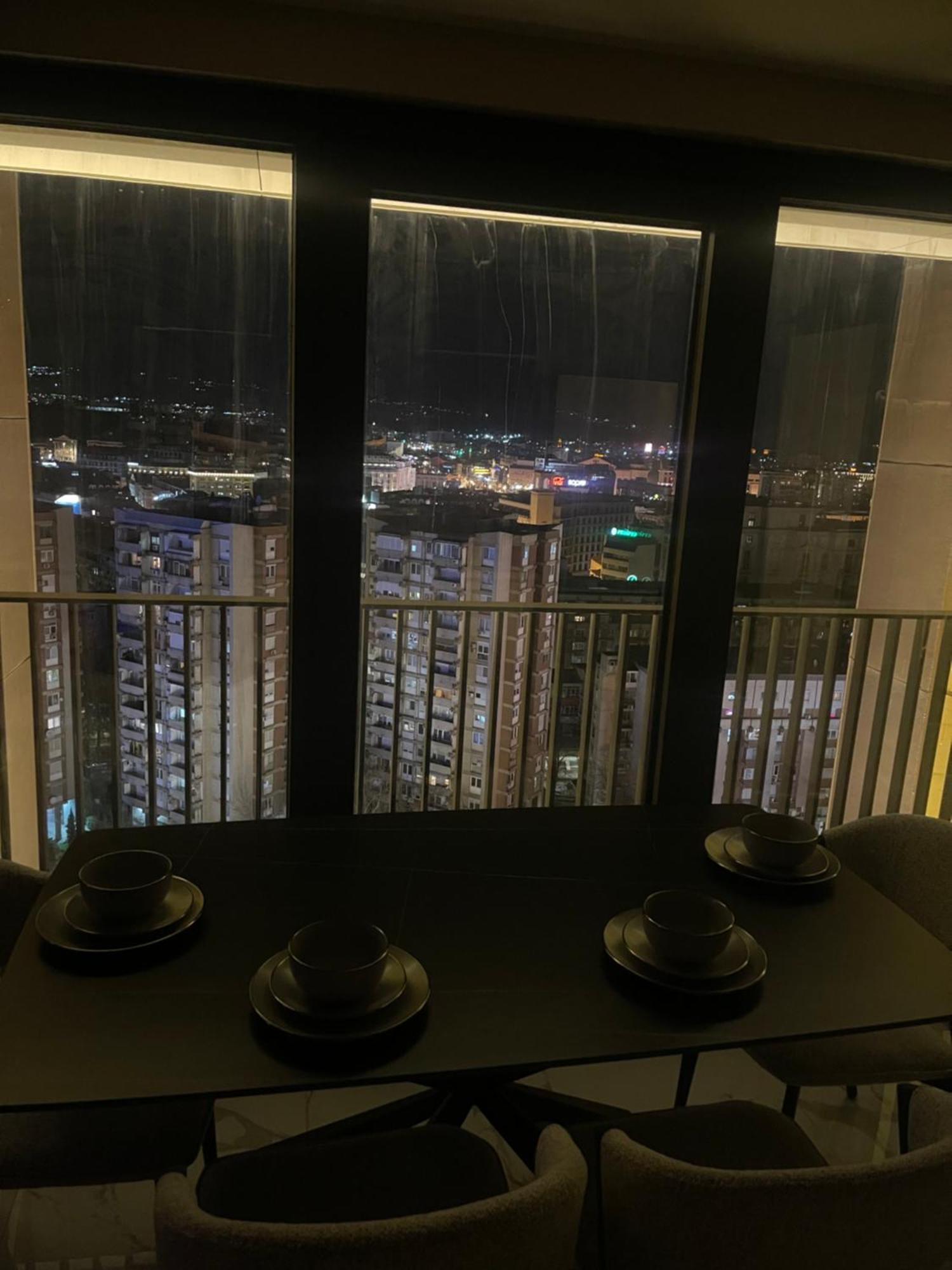 180° View Apartment In Diamond Building Skopje Extérieur photo
